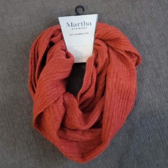 MARTHA STEWART Rust Orange 100% Cashmere Cable Knit Infinity Scarf - Picture 5 of 10